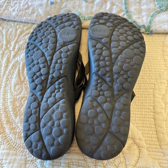 Taos Footwear walking sandals black sparkly details, adjustable straps size 9 - Picture 5 of 5